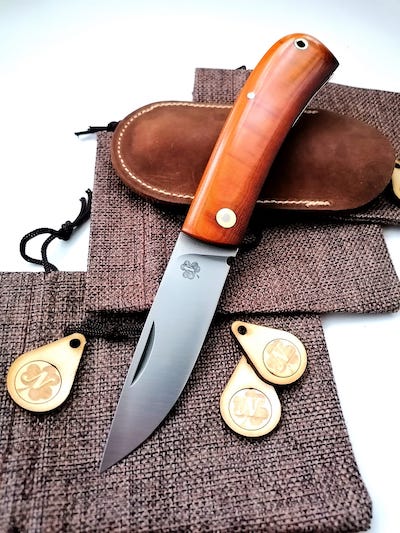 Brown Dagger